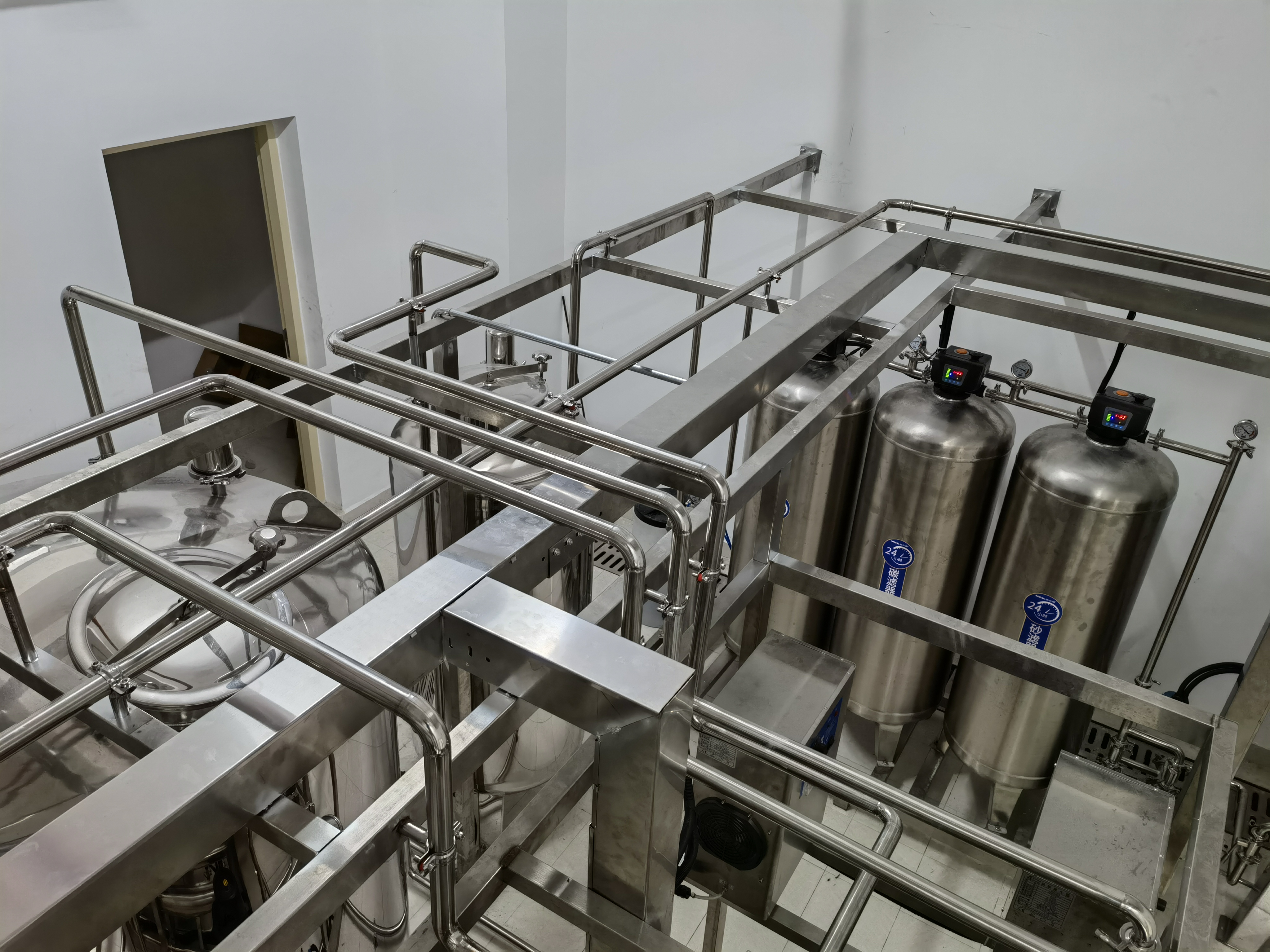 1764146064178307.jpg 直饮水设备.jpg